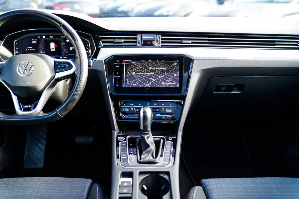 1.4 TSI PHEV GTE Business | Panorama | Plugin Hybride | Xenon/LED | Verwarmde voorstoelen | Comfortstoel