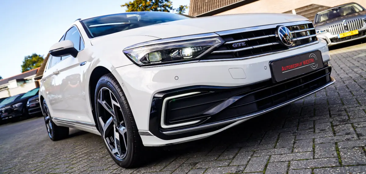 1.4 TSI PHEV GTE Business | Panorama | Plugin Hybride | Xenon/LED | Verwarmde voorstoelen | Comfortstoel