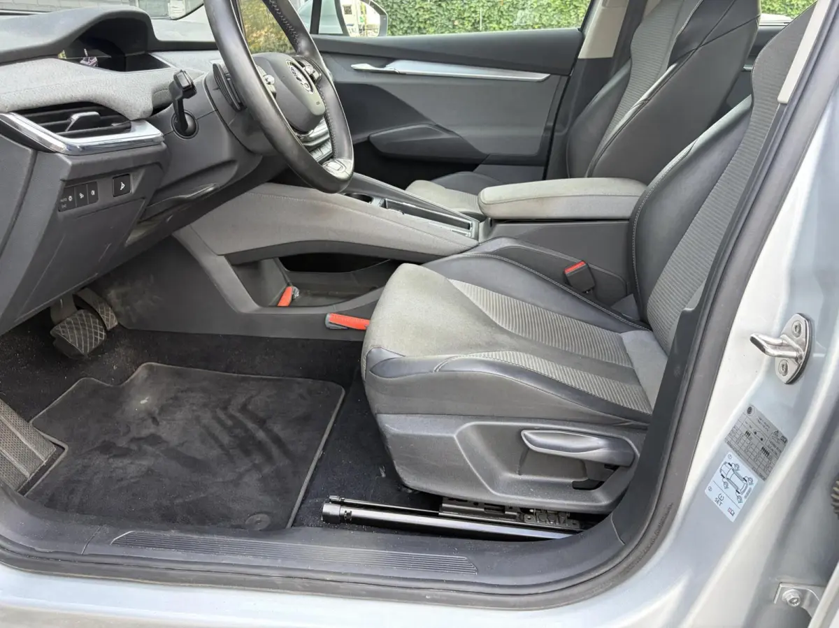 80 TREKHAAK / CAMERA / CARPLAY