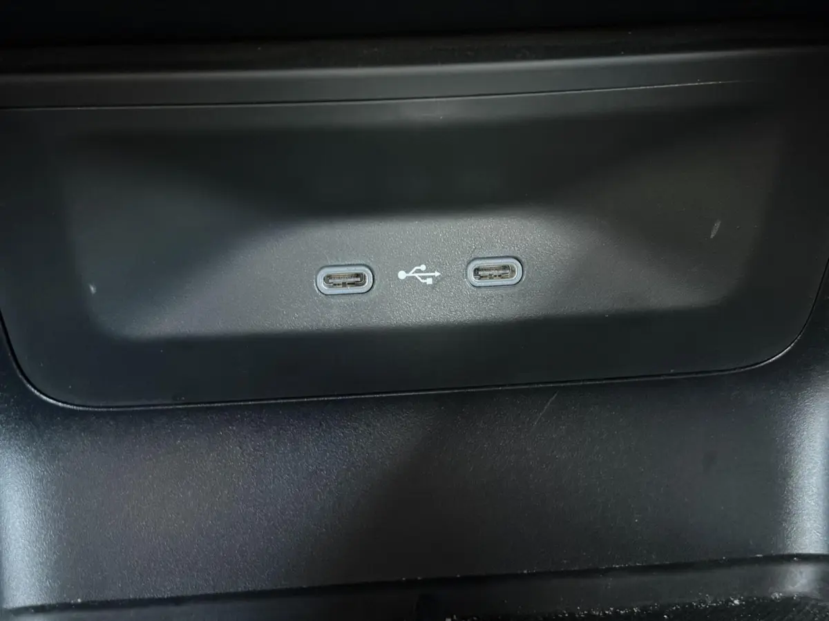 80 TREKHAAK / CAMERA / CARPLAY