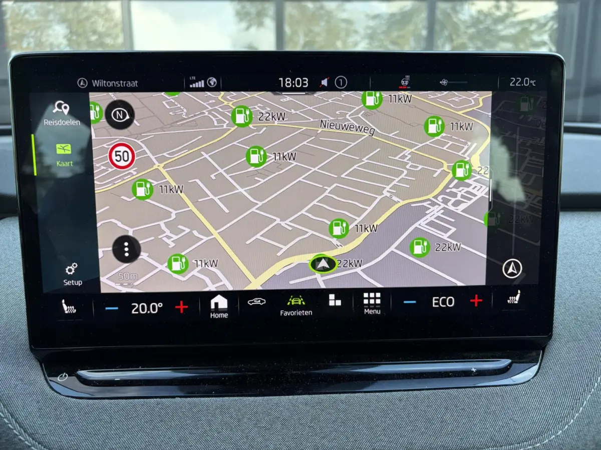 80 TREKHAAK / CAMERA / CARPLAY