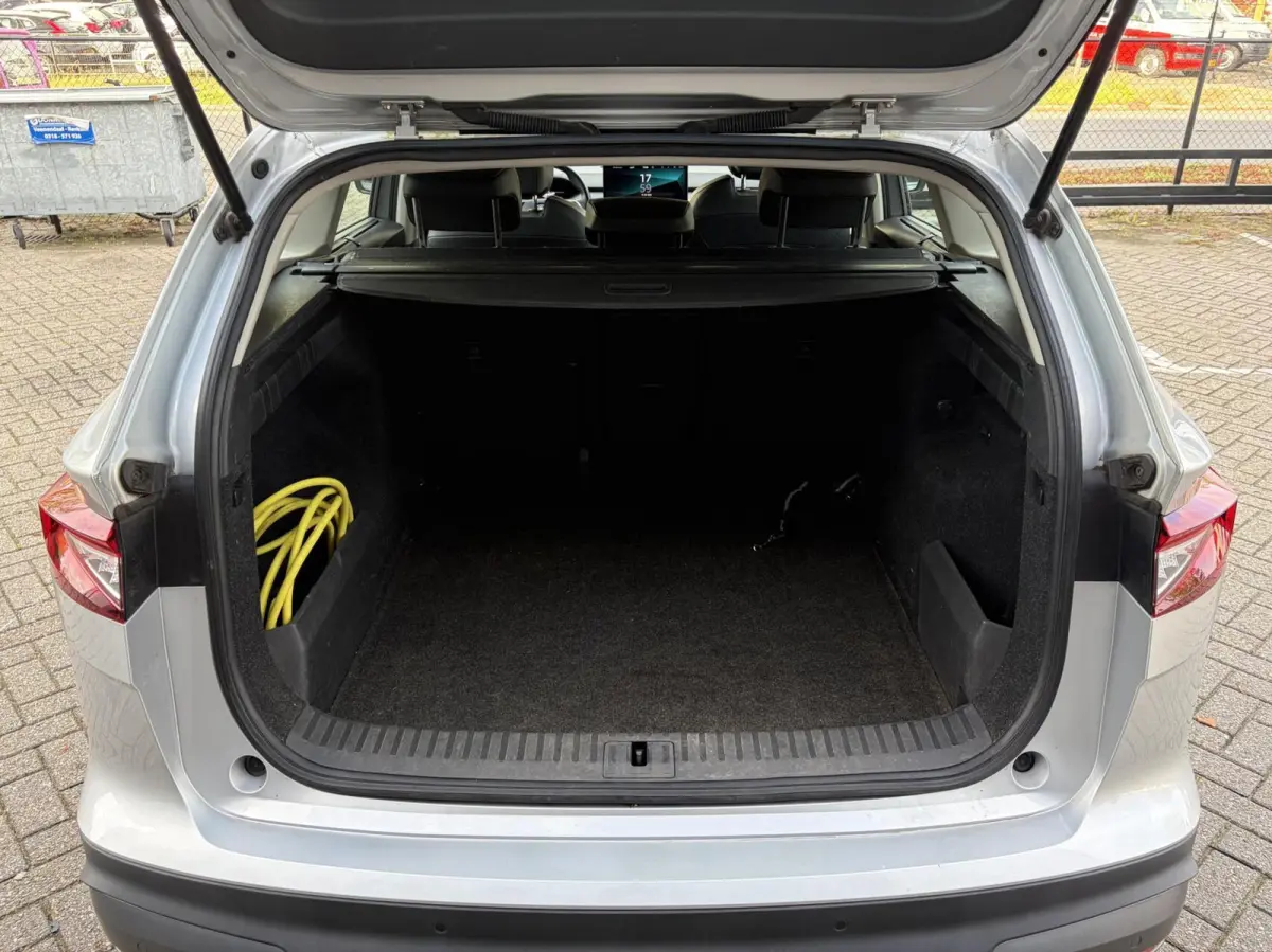 80 TREKHAAK / CAMERA / CARPLAY
