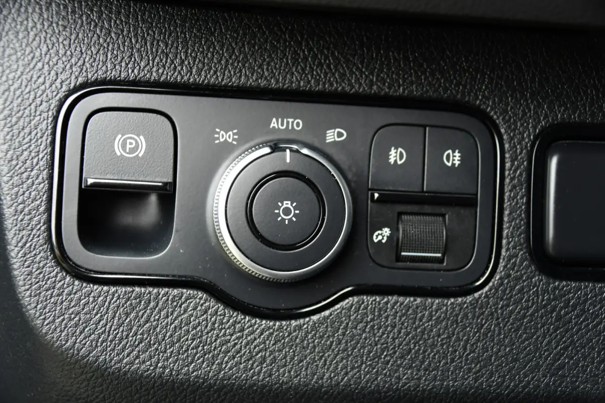 315 1.9 CDI L2H2 AMG Edition Adaptieve Cruise, Camera, Carplay, 150pk, LED, Dodehoek, Sensoren, Multimedia, Uniek!