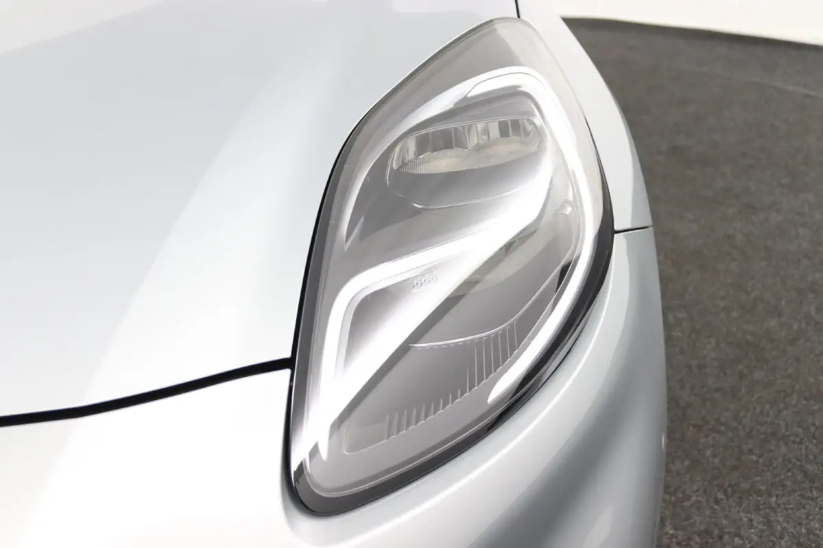 1.0 EcoBoost 155pk ST-Line X | Trekhaak | Adaptive Cruise | BLIS | B&O Audio | Winterpack | LED | Elektrische Achterklep | Keyless