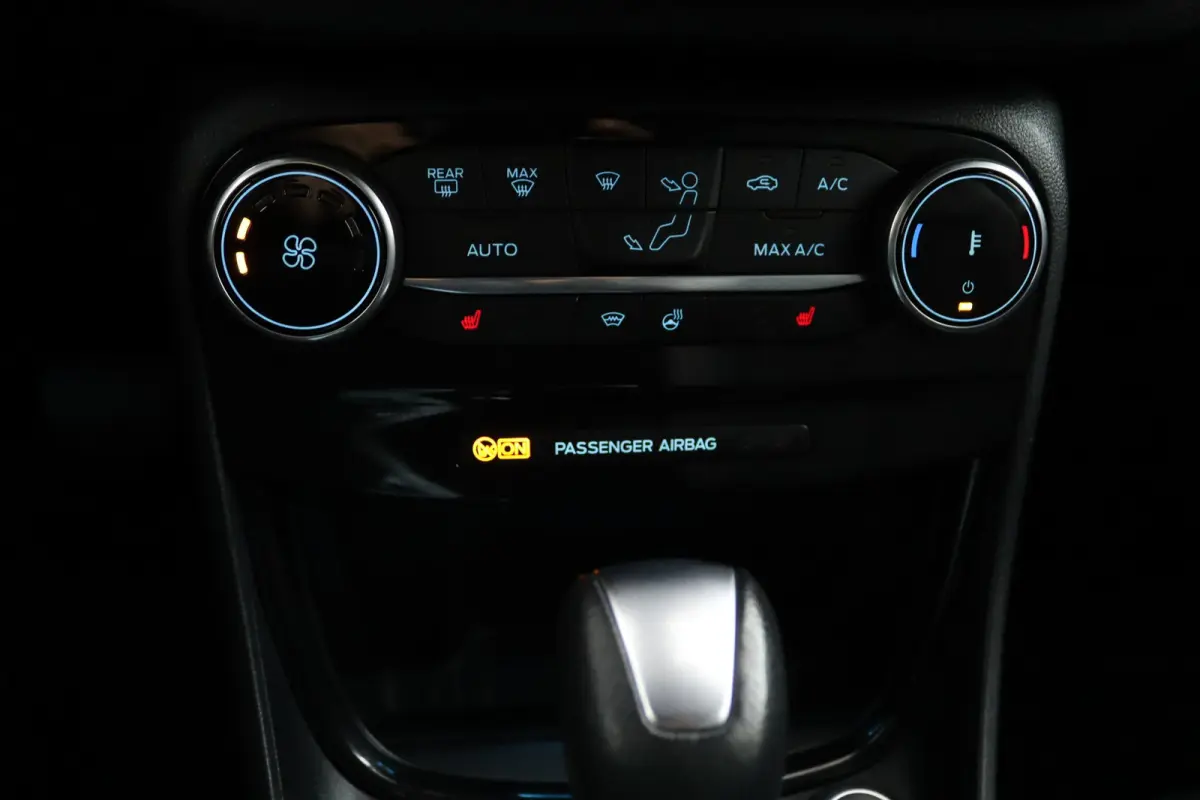 1.0 EcoBoost 155pk ST-Line X | Trekhaak | Adaptive Cruise | BLIS | B&O Audio | Winterpack | LED | Elektrische Achterklep | Keyless