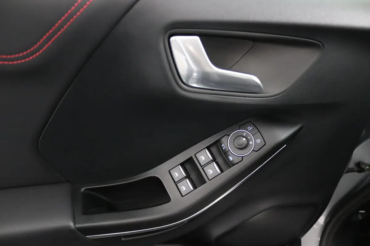 1.0 EcoBoost 155pk ST-Line X | Trekhaak | Adaptive Cruise | BLIS | B&O Audio | Winterpack | LED | Elektrische Achterklep | Keyless