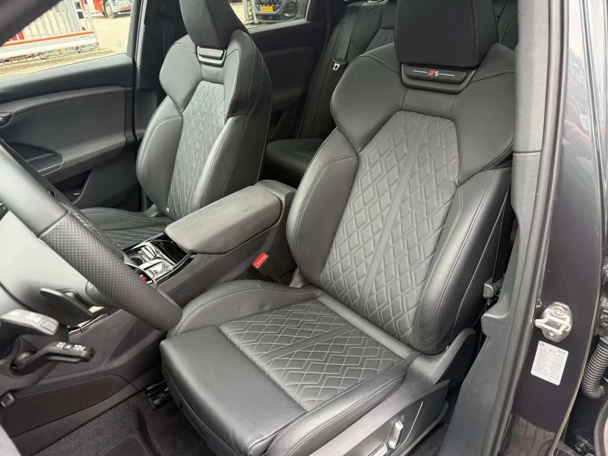 performance 225 kW | Luchtvering | Trekhaak | Head-up | Leder super sportstoelen | B&O | 21 inch |