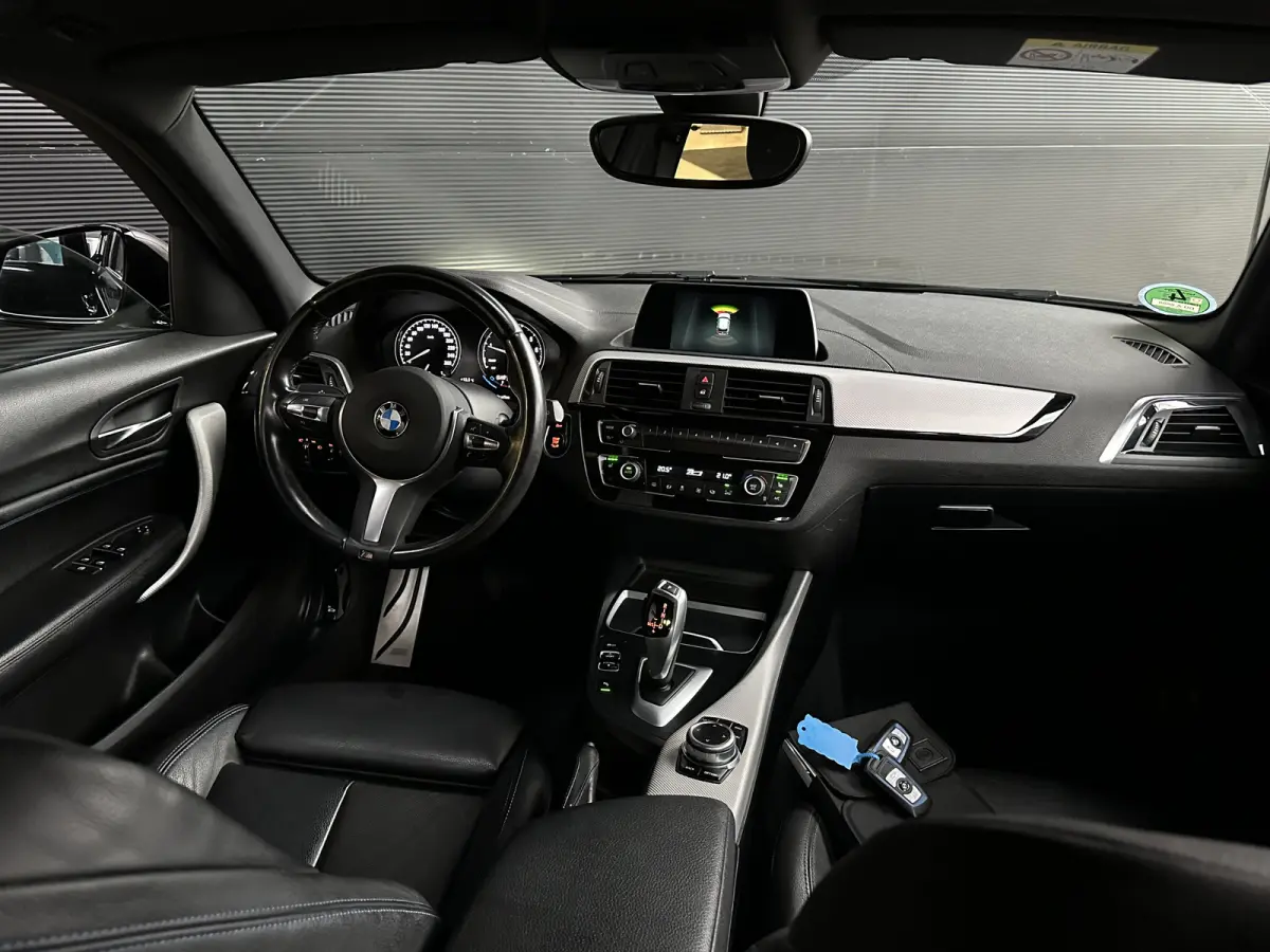 118i LCI | AUT | M-SPORT | LED | NL AUTO | Leer | Navi PRO |
