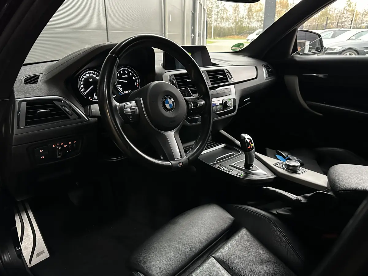 118i LCI | AUT | M-SPORT | LED | NL AUTO | Leer | Navi PRO |