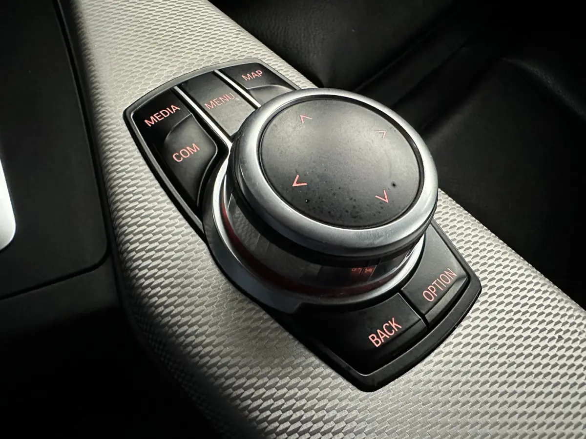 118i LCI | AUT | M-SPORT | LED | NL AUTO | Leer | Navi PRO |