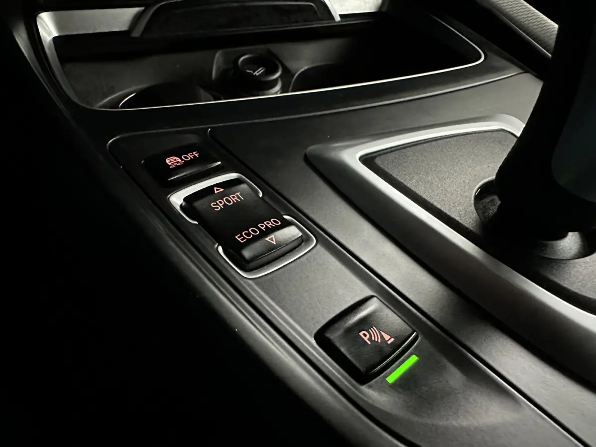 118i LCI | AUT | M-SPORT | LED | NL AUTO | Leer | Navi PRO |