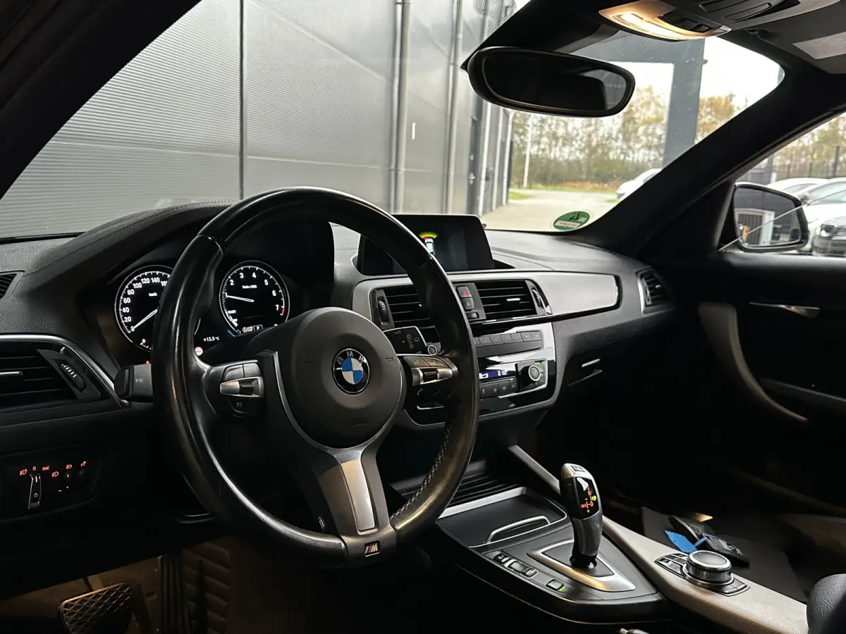 118i LCI | AUT | M-SPORT | LED | NL AUTO | Leer | Navi PRO |