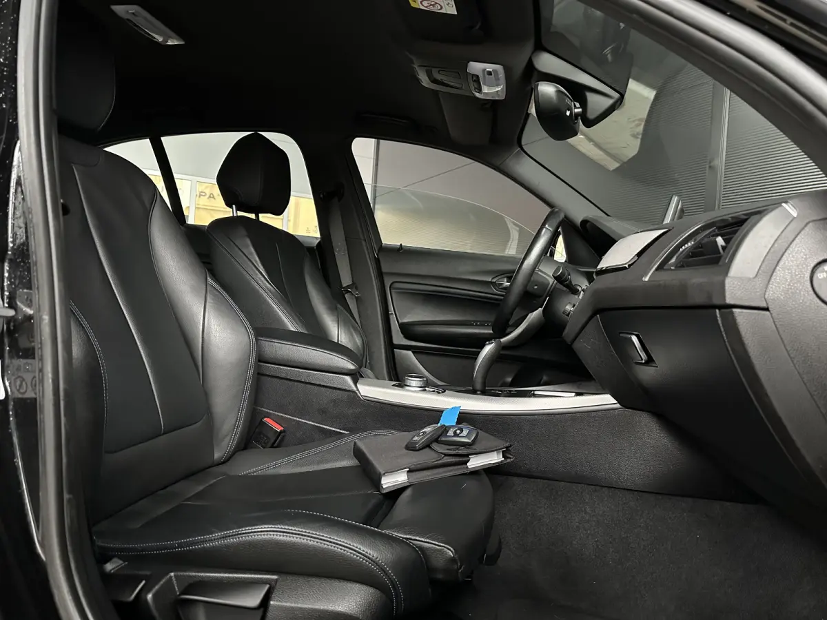 118i LCI | AUT | M-SPORT | LED | NL AUTO | Leer | Navi PRO |