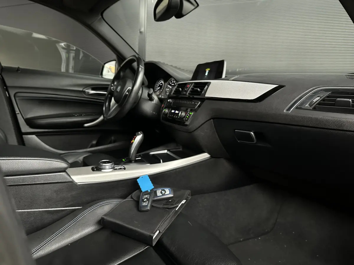 118i LCI | AUT | M-SPORT | LED | NL AUTO | Leer | Navi PRO |