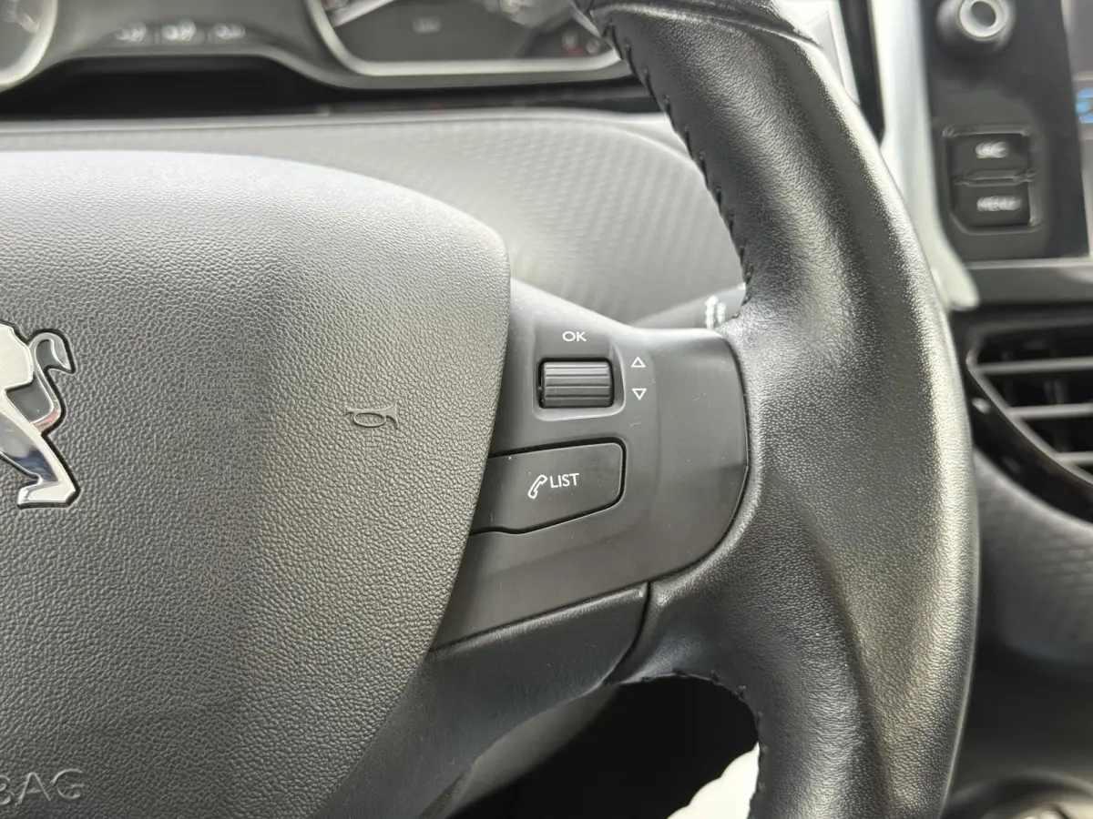 1.2 PureTech Blue Lion 2e Eigenaar|Pano|Navi|Carplay|Trekhaak|Airco|Cruise|PDC|Elek ramen|N.A.P|APK tot 03-2027