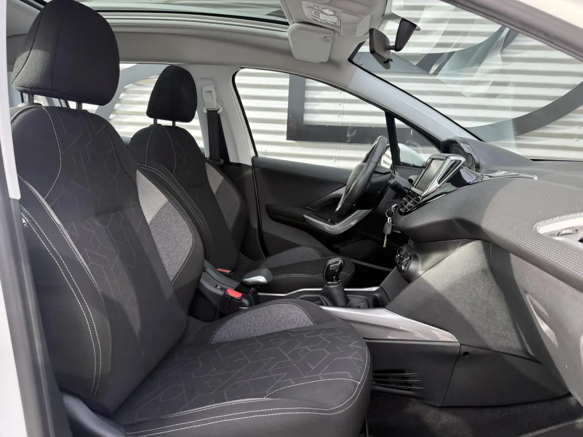 1.2 PureTech Blue Lion 2e Eigenaar|Pano|Navi|Carplay|Trekhaak|Airco|Cruise|PDC|Elek ramen|N.A.P|APK tot 03-2027