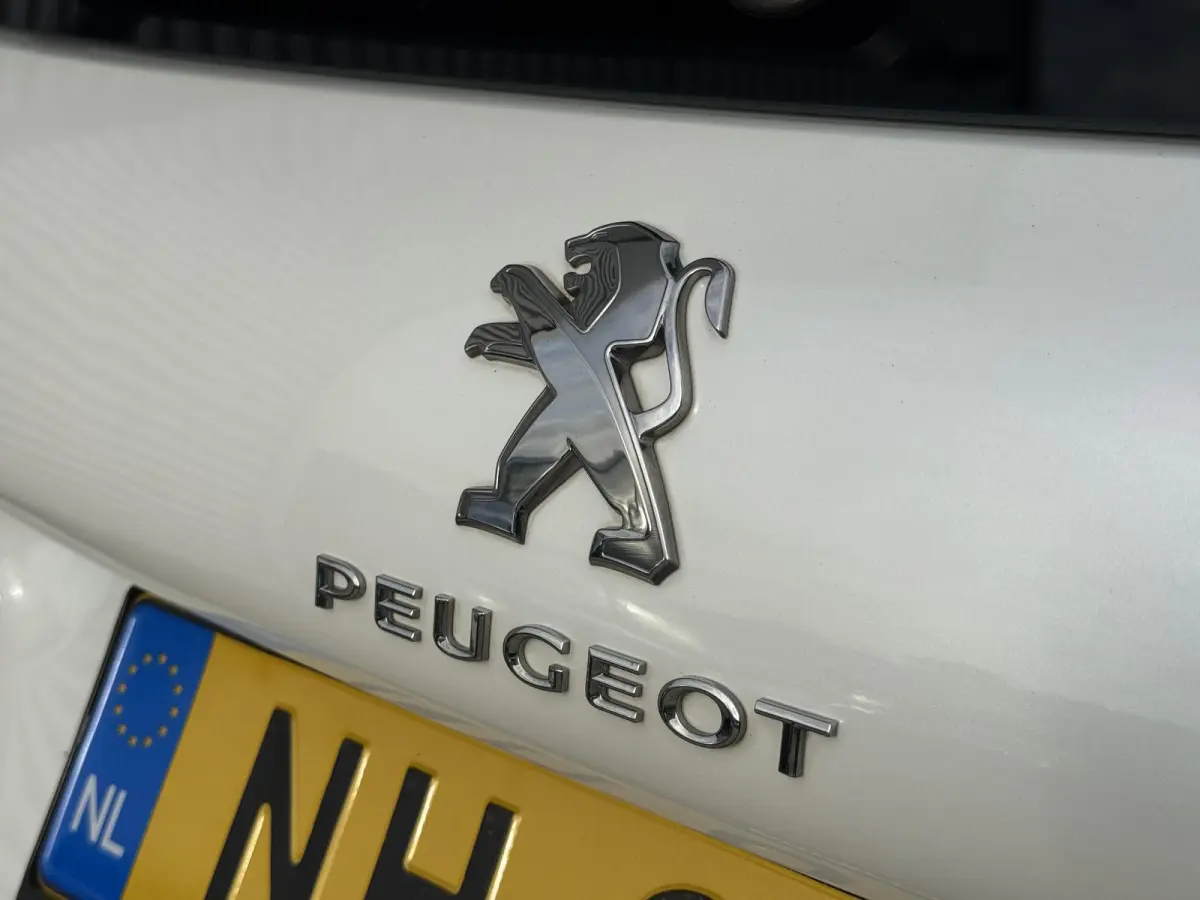 1.2 PureTech Blue Lion 2e Eigenaar|Pano|Navi|Carplay|Trekhaak|Airco|Cruise|PDC|Elek ramen|N.A.P|APK tot 03-2027