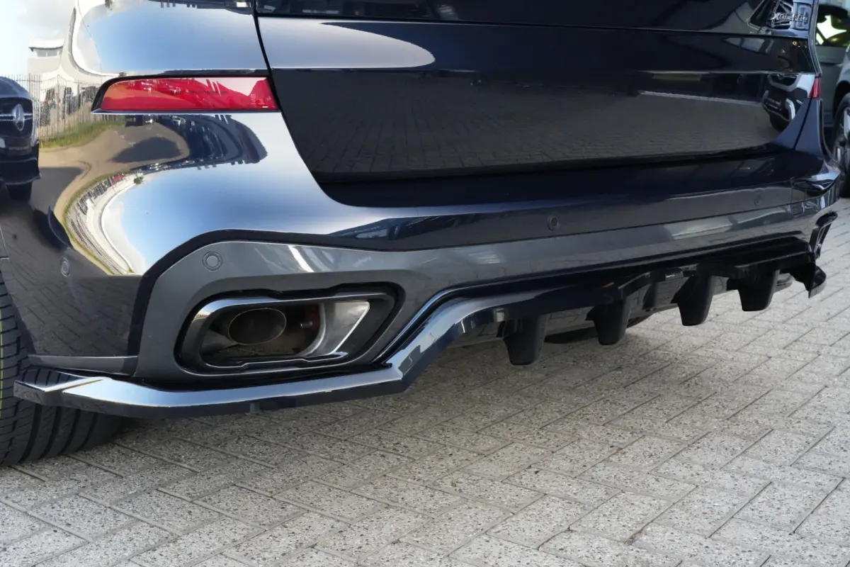 xDrive50e M Sport | 495PK | PANO | BMW X5 xDrive50e M Sport 495 PK Plug-in Hybrid met 3.0 zescilinder benzinemotor en 8-traps automatische transmissie, voorzien van een elektrisch panoramada