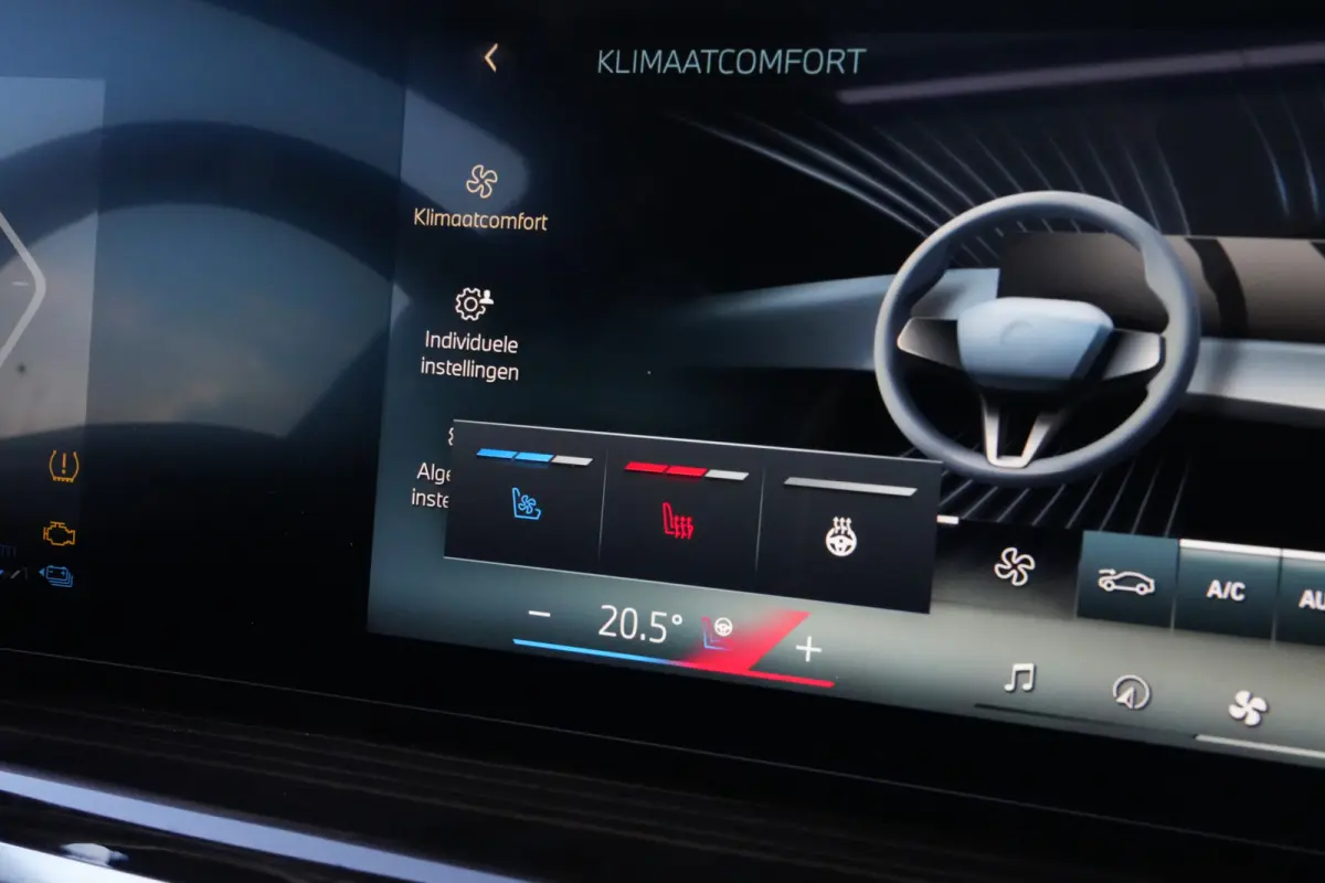 xDrive50e M Sport | 495PK | PANO | BMW X5 xDrive50e M Sport 495 PK Plug-in Hybrid met 3.0 zescilinder benzinemotor en 8-traps automatische transmissie, voorzien van een elektrisch panoramada