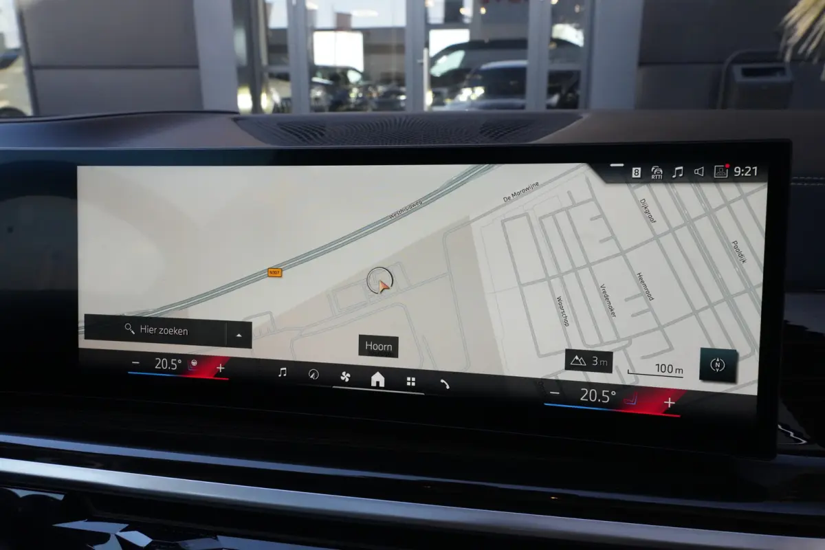 xDrive50e M Sport | 495PK | PANO | BMW X5 xDrive50e M Sport 495 PK Plug-in Hybrid met 3.0 zescilinder benzinemotor en 8-traps automatische transmissie, voorzien van een elektrisch panoramada