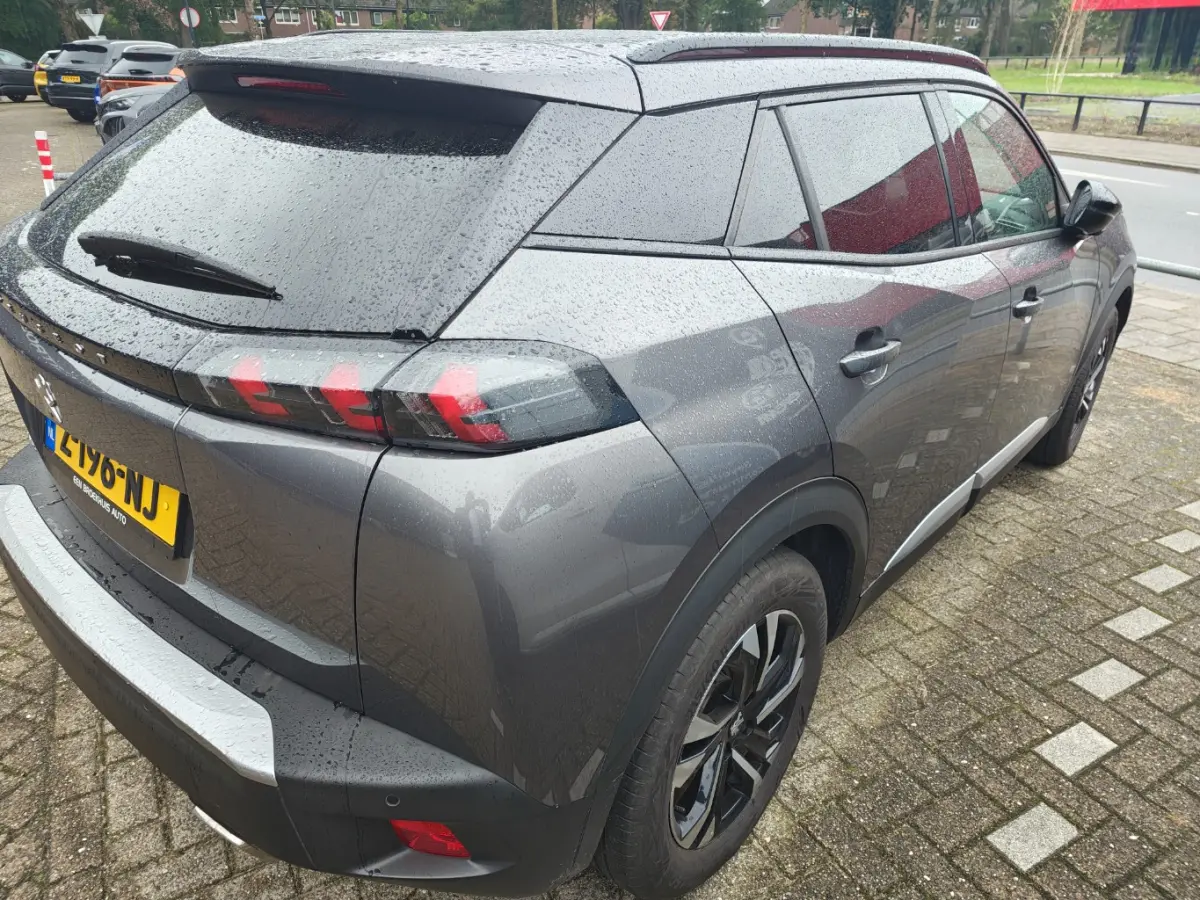 1.2 PureTech Allure Pack | Carplay | Navigatie | Trekhaak | Camera | Climate Control | | Achterbank in delen neerklapbaar | Achteruitrijcamera | Airco (automatisch)