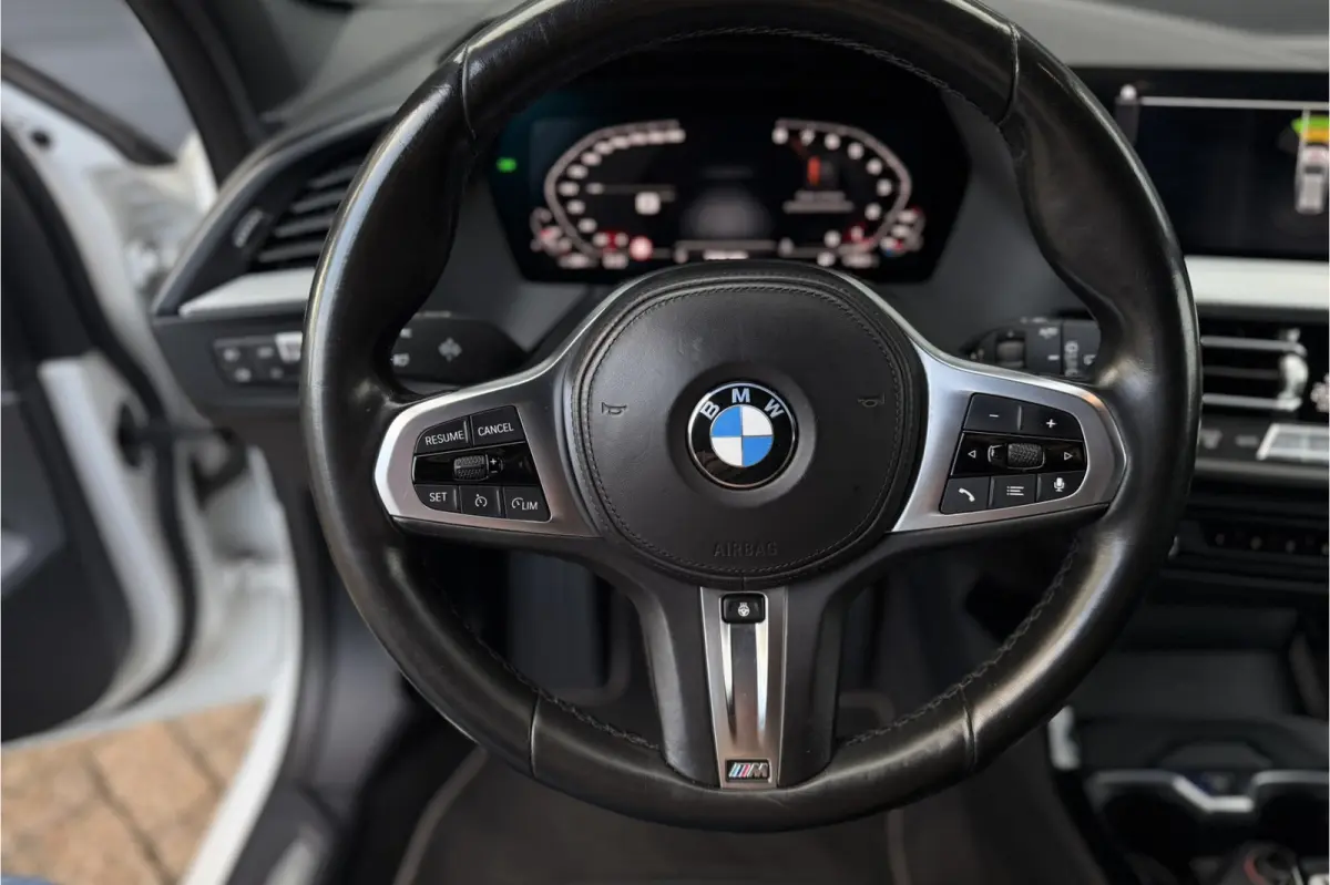 118i | Sportleder | Stoel + Stuurverwarming | Comfort Access | Live Cockpit Pro | Carplay