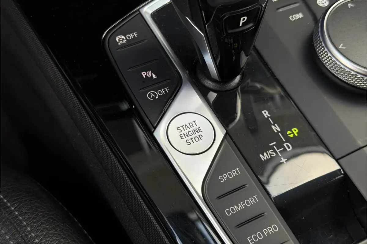 118i | Sportleder | Stoel + Stuurverwarming | Comfort Access | Live Cockpit Pro | Carplay