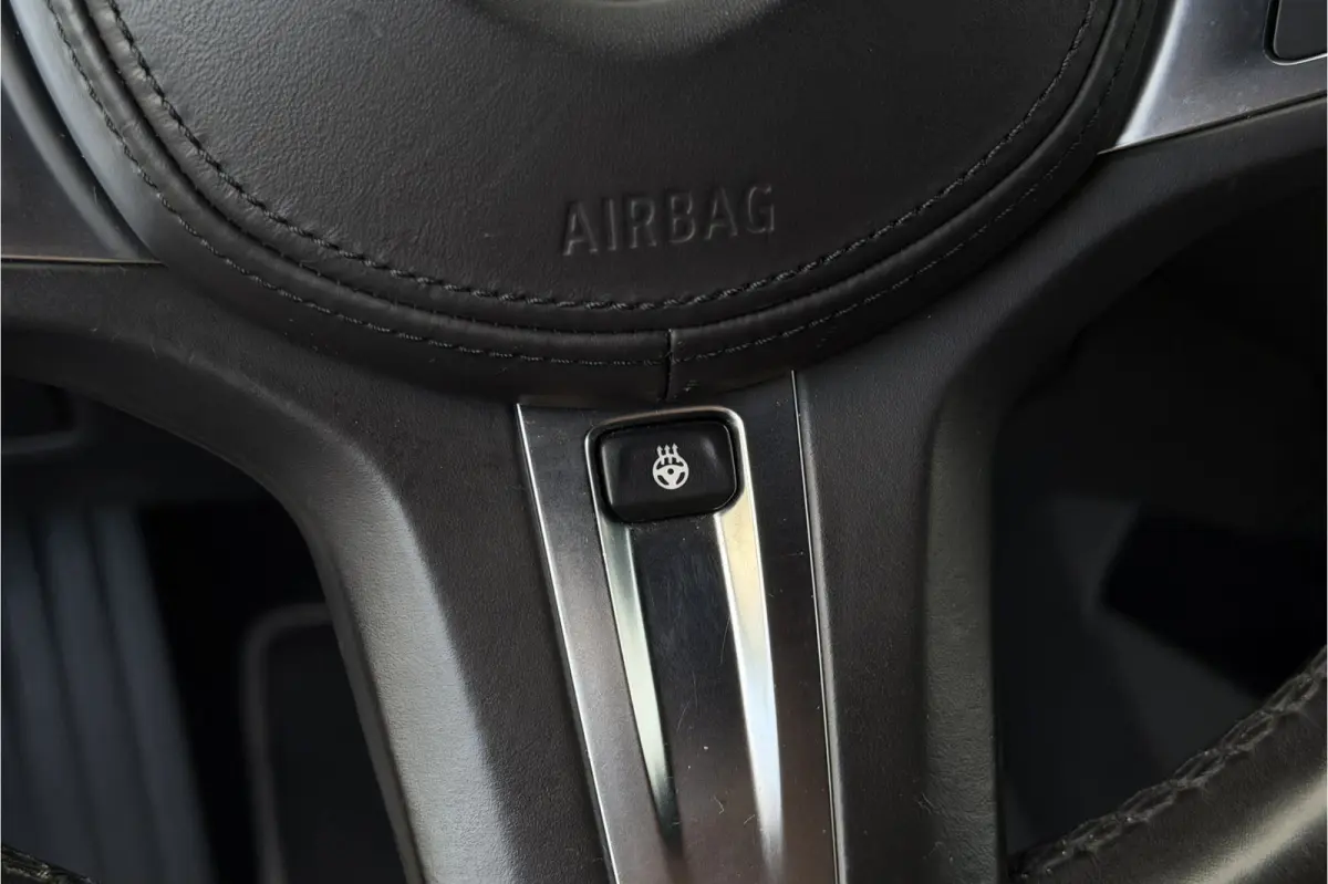 118i | Sportleder | Stoel + Stuurverwarming | Comfort Access | Live Cockpit Pro | Carplay