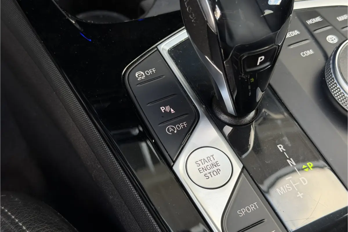 118i | Sportleder | Stoel + Stuurverwarming | Comfort Access | Live Cockpit Pro | Carplay