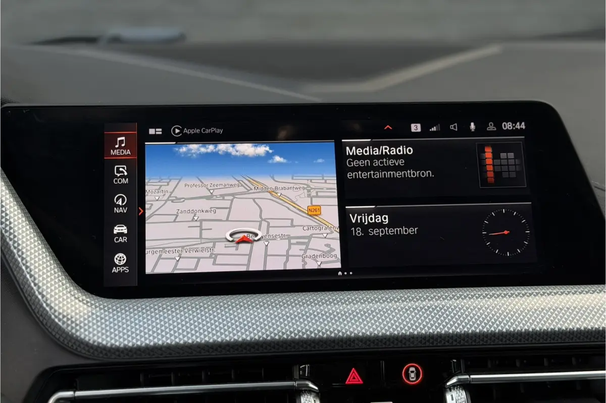 118i | Sportleder | Stoel + Stuurverwarming | Comfort Access | Live Cockpit Pro | Carplay