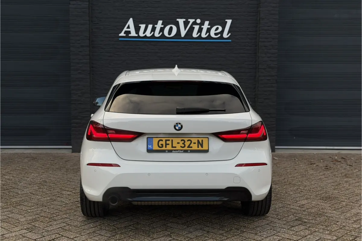 118i | Sportleder | Stoel + Stuurverwarming | Comfort Access | Live Cockpit Pro | Carplay