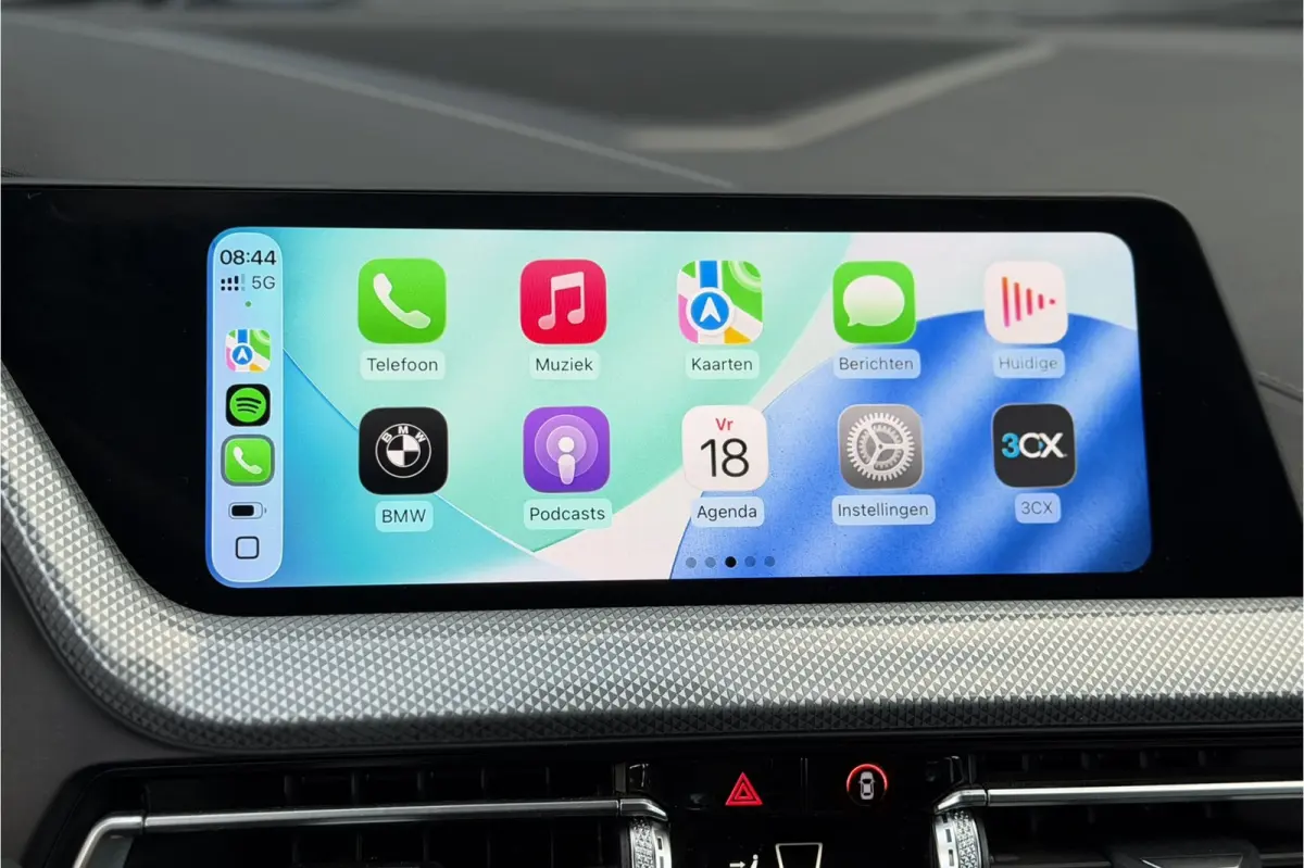 118i | Sportleder | Stoel + Stuurverwarming | Comfort Access | Live Cockpit Pro | Carplay