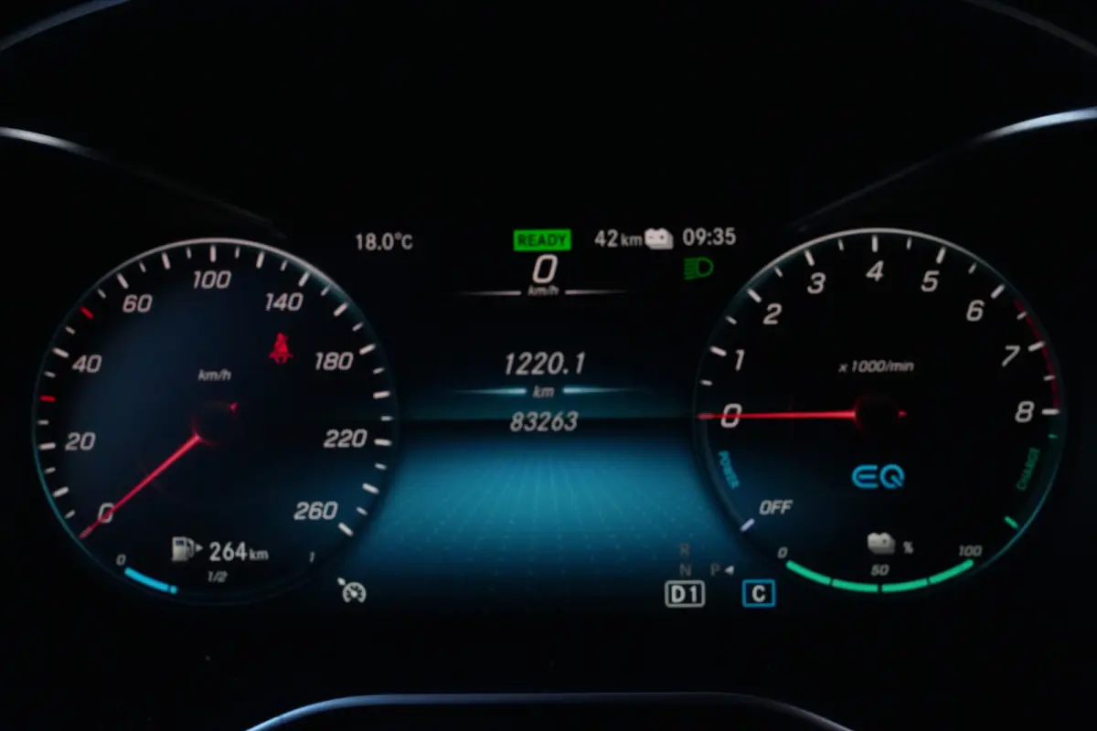 300e 4MATIC AMG | PHEV | 320PK | Virtual Cockpit | Camera | 19'' | Een bijzonder fraaie combinatie van sportiviteit, luxe en efficiëntie. Deze Mercedes-Benz GLC Coupé 300e 4MATIC is uitgev
