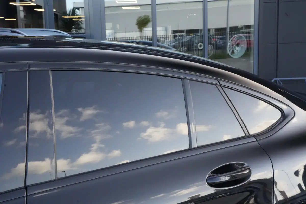 300e 4MATIC AMG | PHEV | 320PK | Virtual Cockpit | Camera | 19'' | Een bijzonder fraaie combinatie van sportiviteit, luxe en efficiëntie. Deze Mercedes-Benz GLC Coupé 300e 4MATIC is uitgev