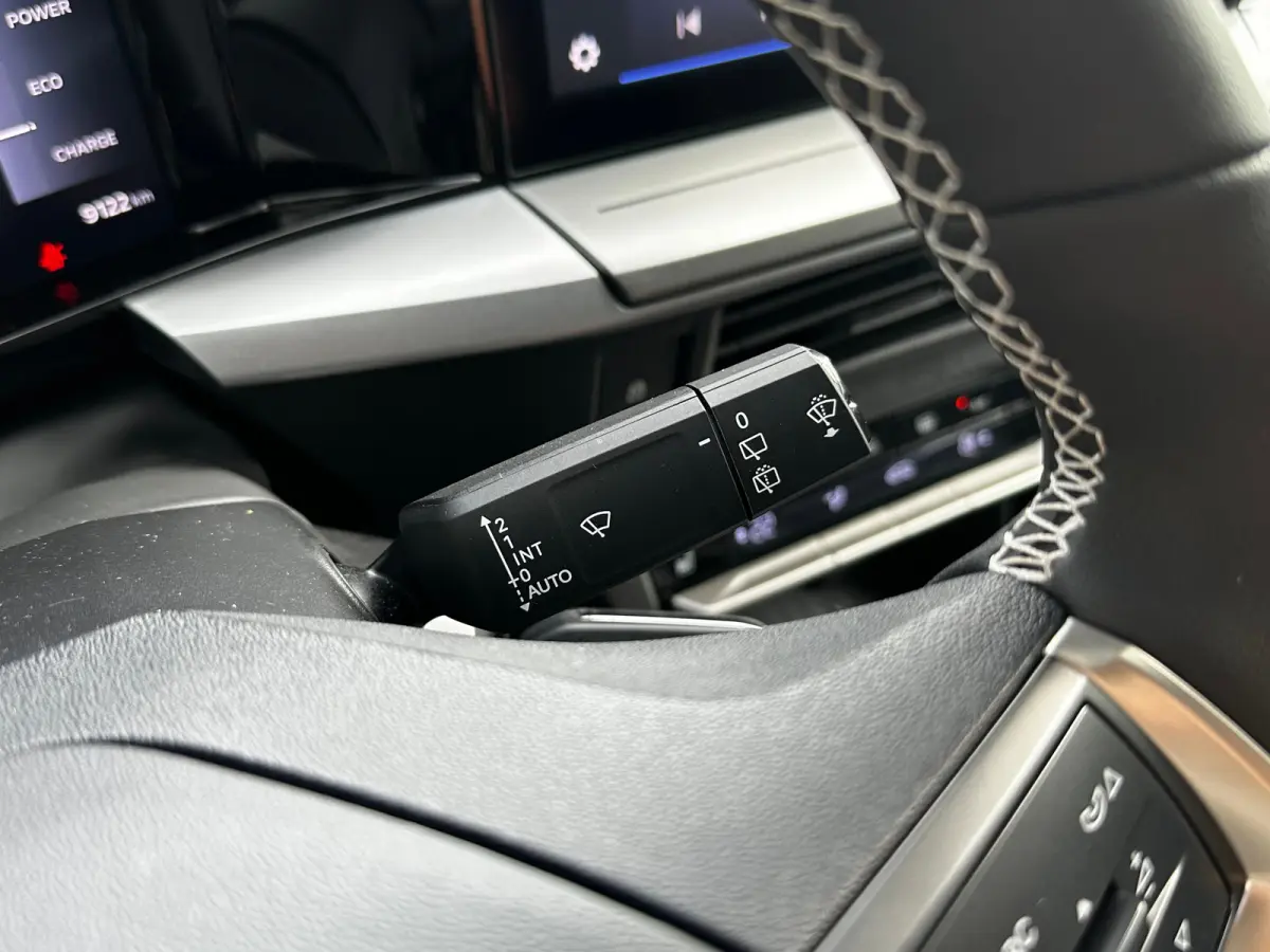 1.2 Turbo 145 PK Hybrid GS 7p. | 2+6 JAAR GARANTIE| STUUR, STOEL EN VOORRUITVERWARMING| DODEHOEK DETECTIE| COMFORTSTOELEN| NAVIGATIE + APPLE CARPLAY/ANDROID AUTO| CAMERA + PARKEERSENSOREN| D