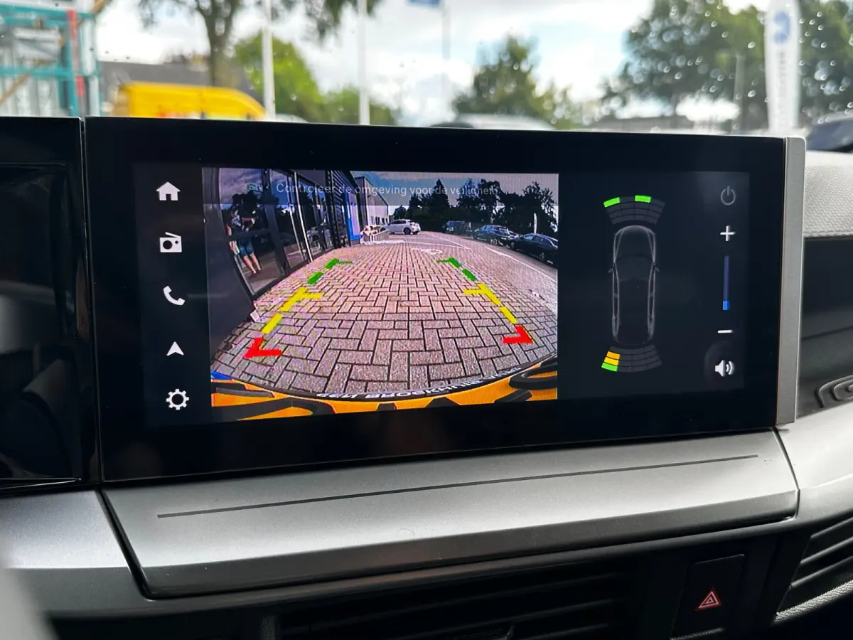 1.2 Turbo 145 PK Hybrid GS 7p. | 2+6 JAAR GARANTIE| STUUR, STOEL EN VOORRUITVERWARMING| DODEHOEK DETECTIE| COMFORTSTOELEN| NAVIGATIE + APPLE CARPLAY/ANDROID AUTO| CAMERA + PARKEERSENSOREN| D