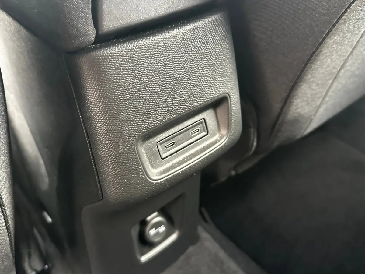 1.2 Turbo 145 PK Hybrid GS 7p. | 2+6 JAAR GARANTIE| STUUR, STOEL EN VOORRUITVERWARMING| DODEHOEK DETECTIE| COMFORTSTOELEN| NAVIGATIE + APPLE CARPLAY/ANDROID AUTO| CAMERA + PARKEERSENSOREN| D