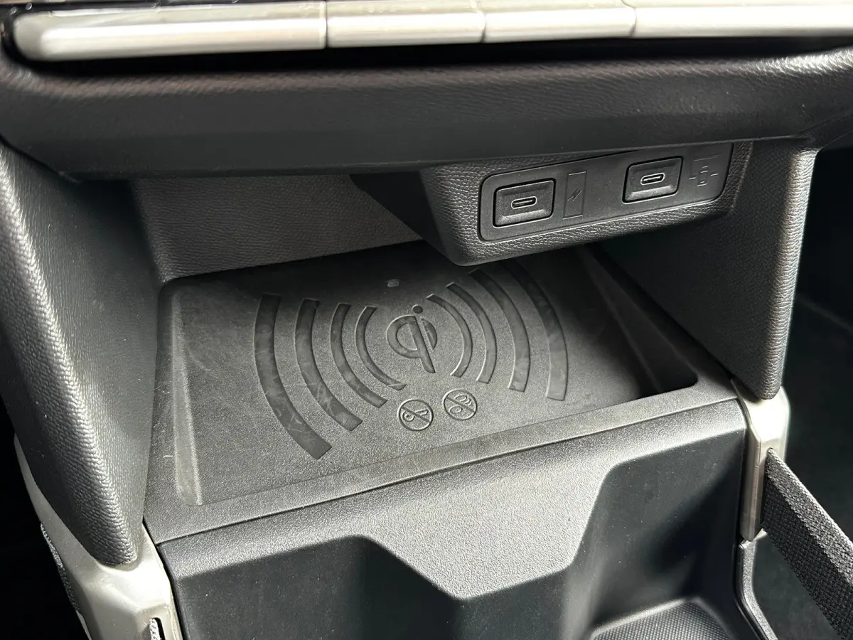 1.2 Turbo 145 PK Hybrid GS 7p. | 2+6 JAAR GARANTIE| STUUR, STOEL EN VOORRUITVERWARMING| DODEHOEK DETECTIE| COMFORTSTOELEN| NAVIGATIE + APPLE CARPLAY/ANDROID AUTO| CAMERA + PARKEERSENSOREN| D