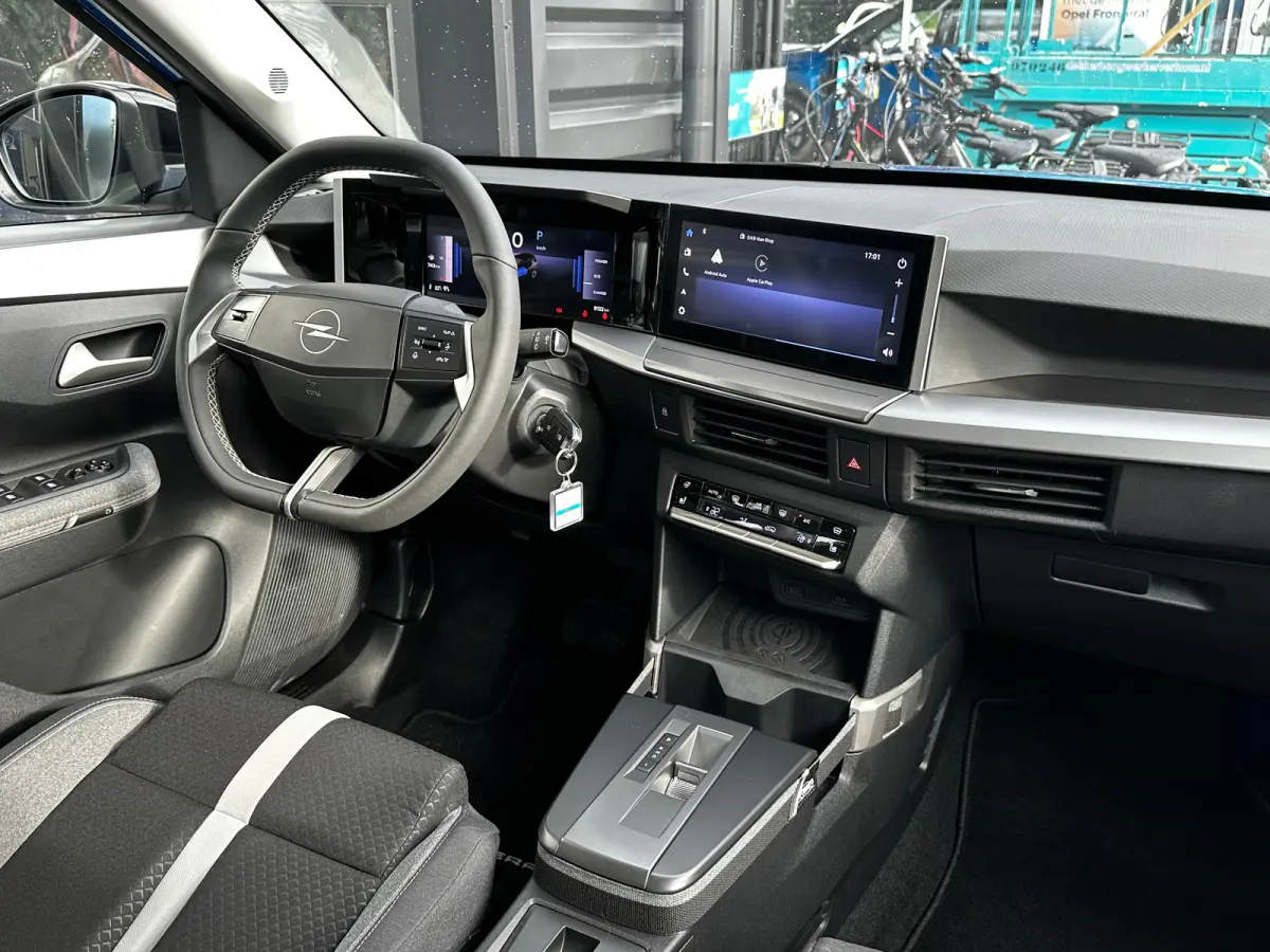 1.2 Turbo 145 PK Hybrid GS 7p. | 2+6 JAAR GARANTIE| STUUR, STOEL EN VOORRUITVERWARMING| DODEHOEK DETECTIE| COMFORTSTOELEN| NAVIGATIE + APPLE CARPLAY/ANDROID AUTO| CAMERA + PARKEERSENSOREN| D