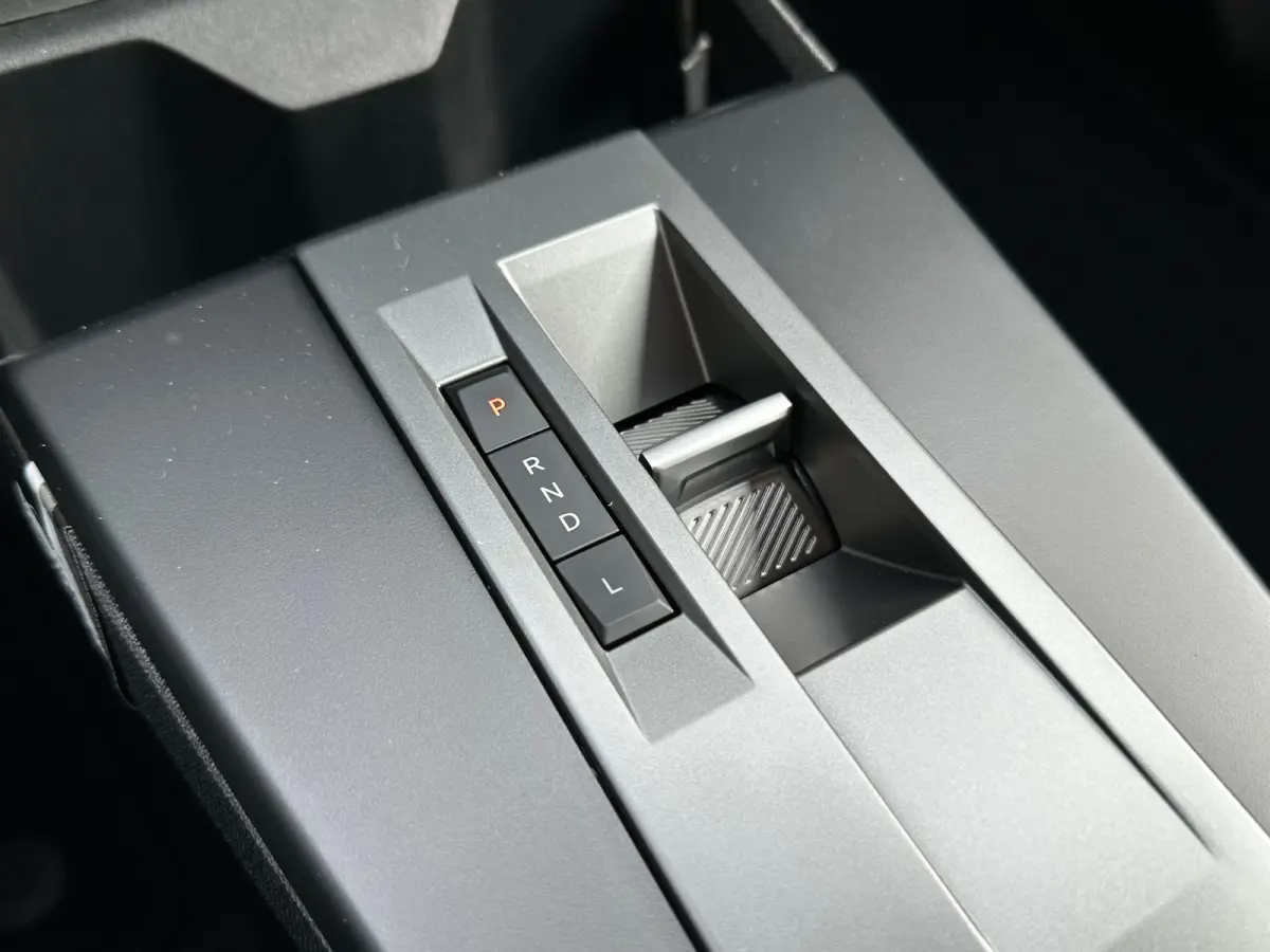 1.2 Turbo 145 PK Hybrid GS 7p. | 2+6 JAAR GARANTIE| STUUR, STOEL EN VOORRUITVERWARMING| DODEHOEK DETECTIE| COMFORTSTOELEN| NAVIGATIE + APPLE CARPLAY/ANDROID AUTO| CAMERA + PARKEERSENSOREN| D