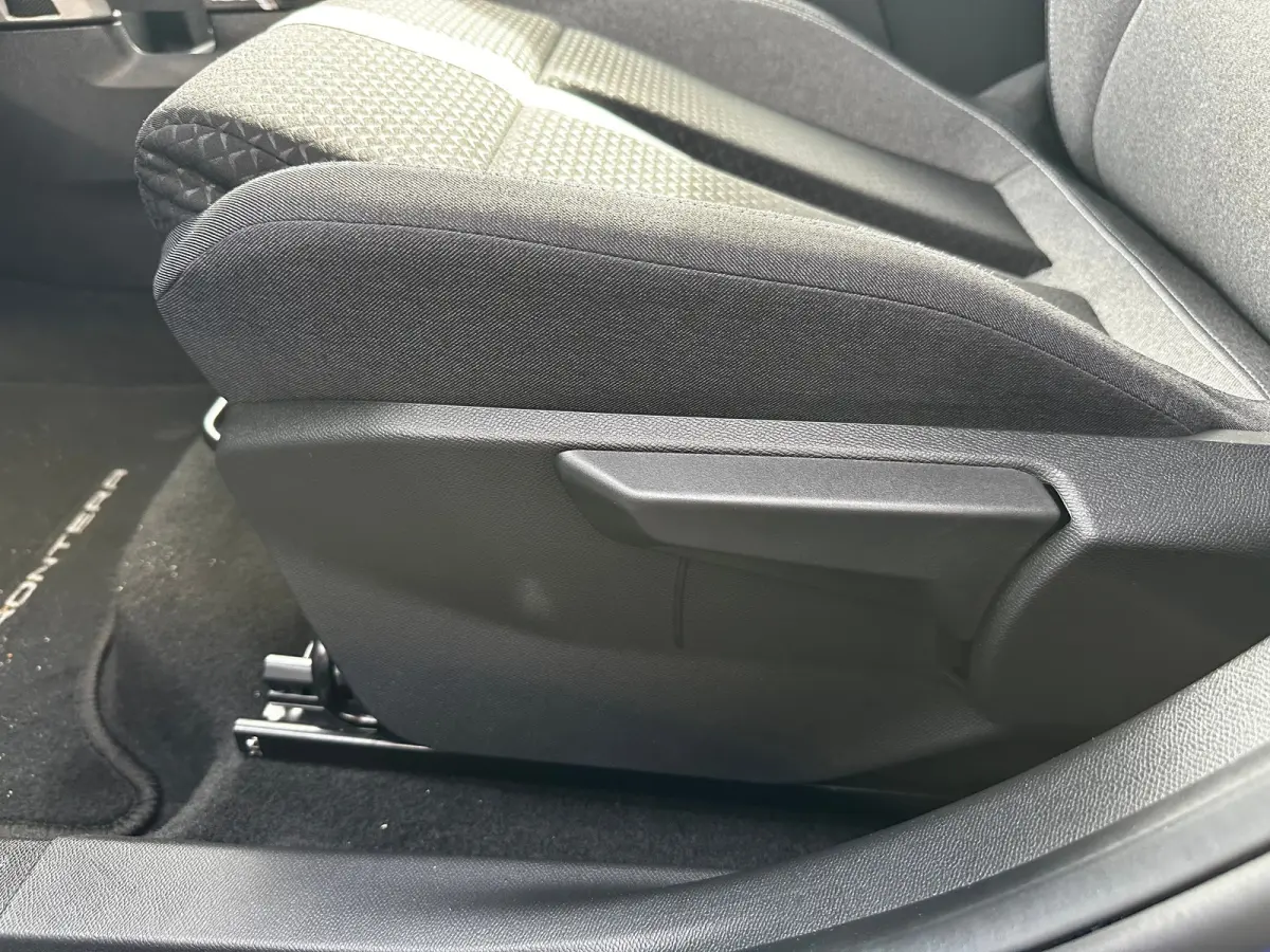 1.2 Turbo 145 PK Hybrid GS 7p. | 2+6 JAAR GARANTIE| STUUR, STOEL EN VOORRUITVERWARMING| DODEHOEK DETECTIE| COMFORTSTOELEN| NAVIGATIE + APPLE CARPLAY/ANDROID AUTO| CAMERA + PARKEERSENSOREN| D