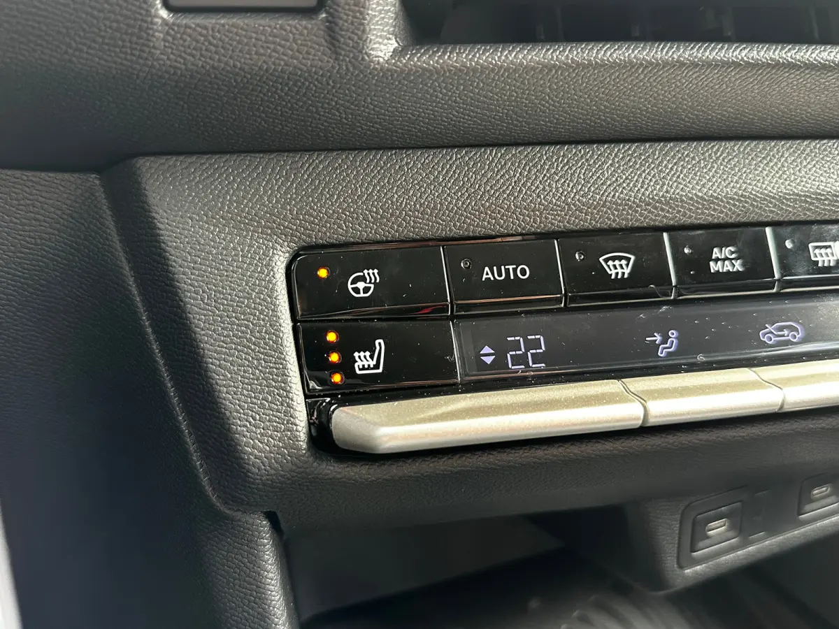 1.2 Turbo 145 PK Hybrid GS 7p. | 2+6 JAAR GARANTIE| STUUR, STOEL EN VOORRUITVERWARMING| DODEHOEK DETECTIE| COMFORTSTOELEN| NAVIGATIE + APPLE CARPLAY/ANDROID AUTO| CAMERA + PARKEERSENSOREN| D