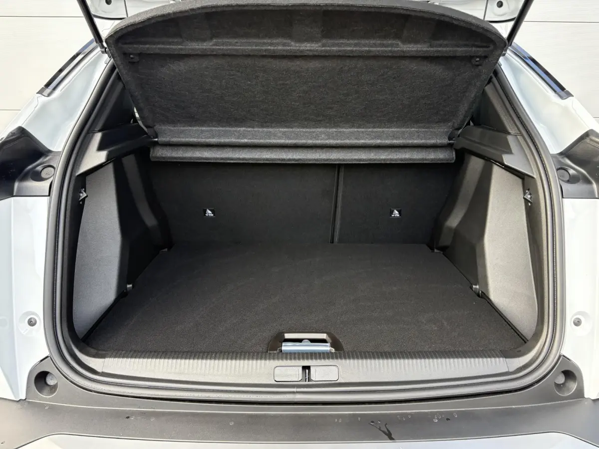 1.2 Hybrid 145 Allure | 21% Korting | Adaptieve Cruise Control | Camera | Apple CarPlay/Android Auto