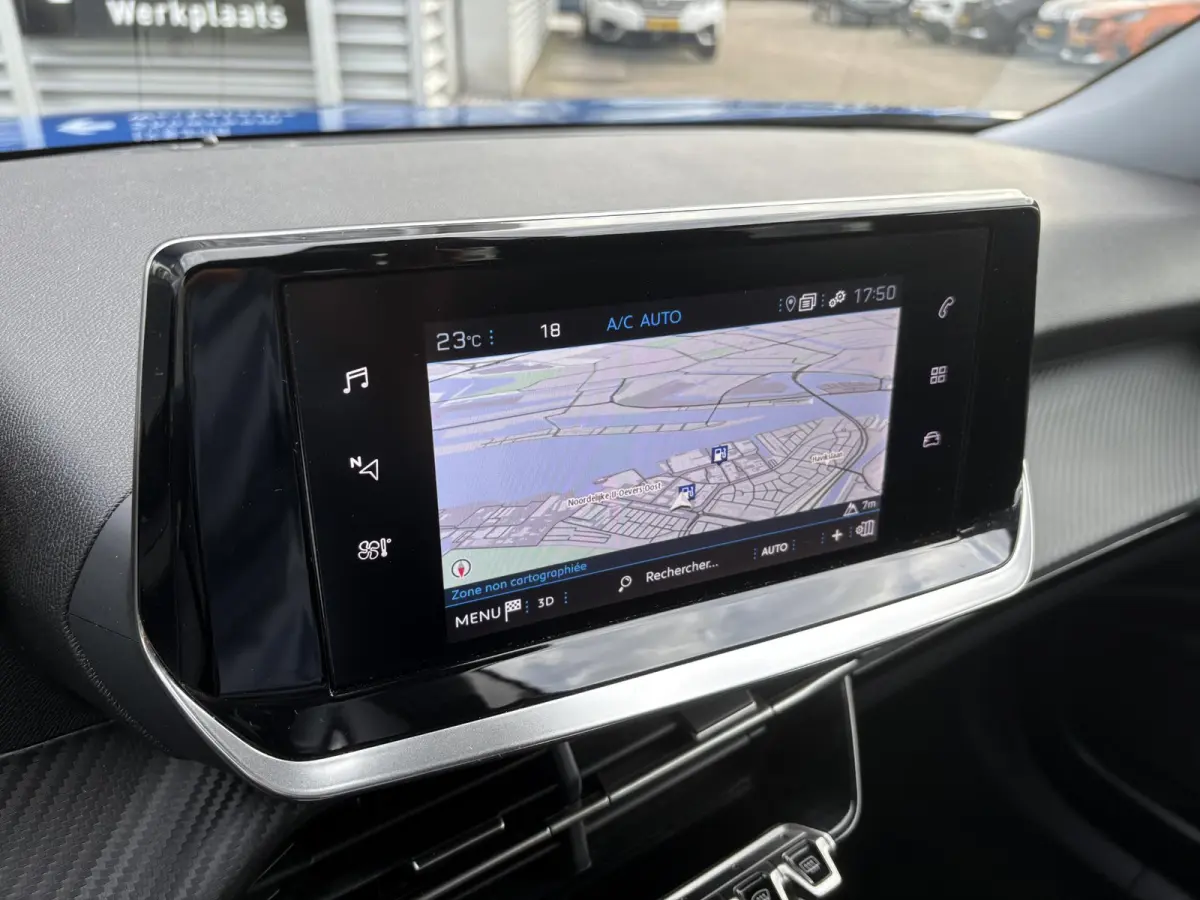1.2 PureTech Active Pack | Climate Control | Camera achter | Lichtmetalen velgen | Apple Carplay/ Android Auto |