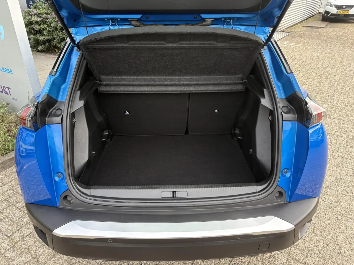 1.2 PureTech Active Pack | Climate Control | Camera achter | Lichtmetalen velgen | Apple Carplay/ Android Auto |