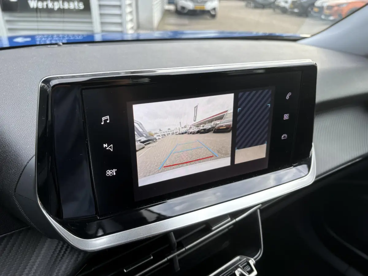1.2 PureTech Active Pack | Climate Control | Camera achter | Lichtmetalen velgen | Apple Carplay/ Android Auto |