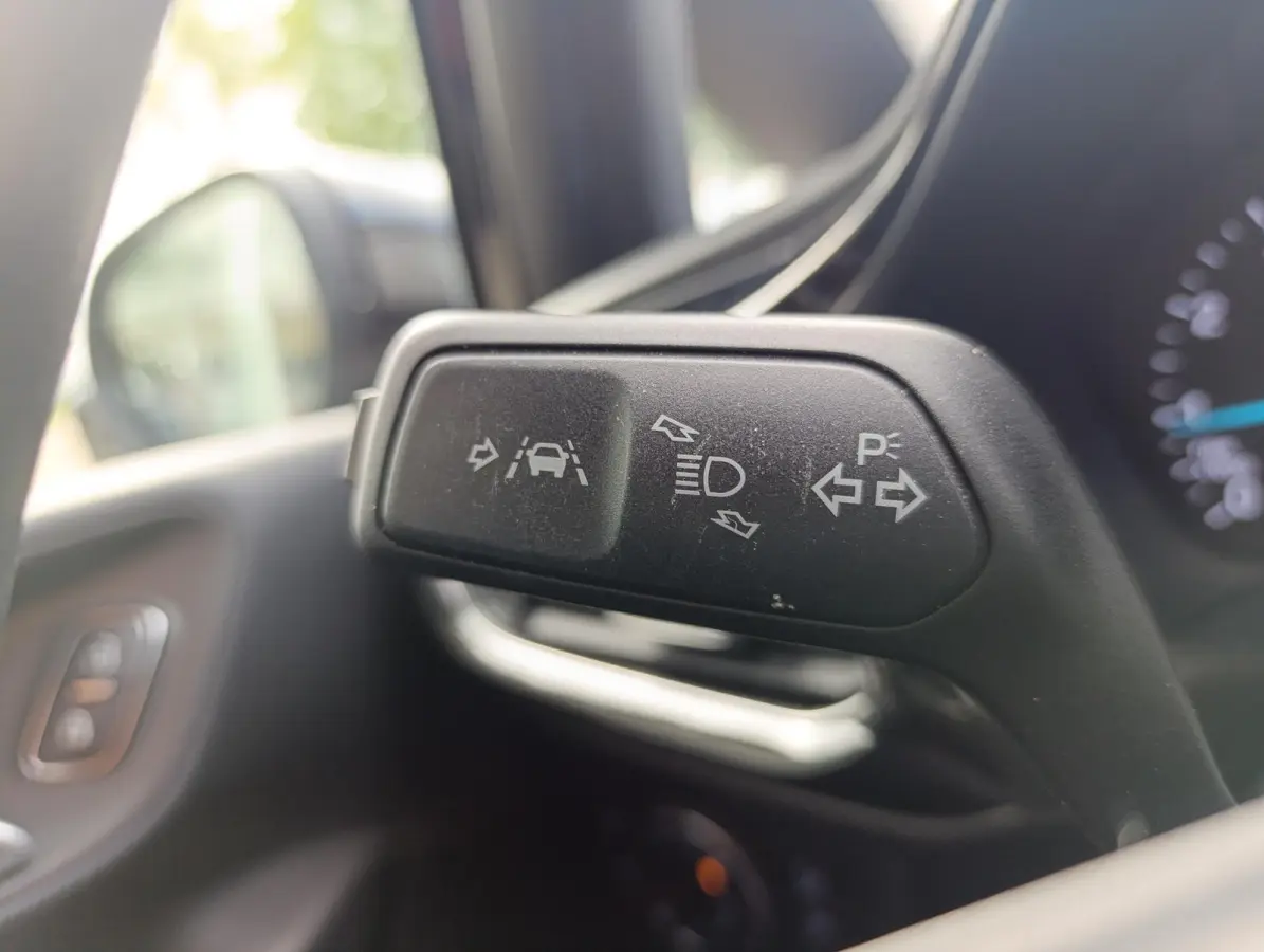 1.0 EcoBoost Hybrid Titanium X | Stoel/stuur voorruitverwarming | Camera | PDC V+A | B&O Audio | Navigatie | Dealeronderhouden