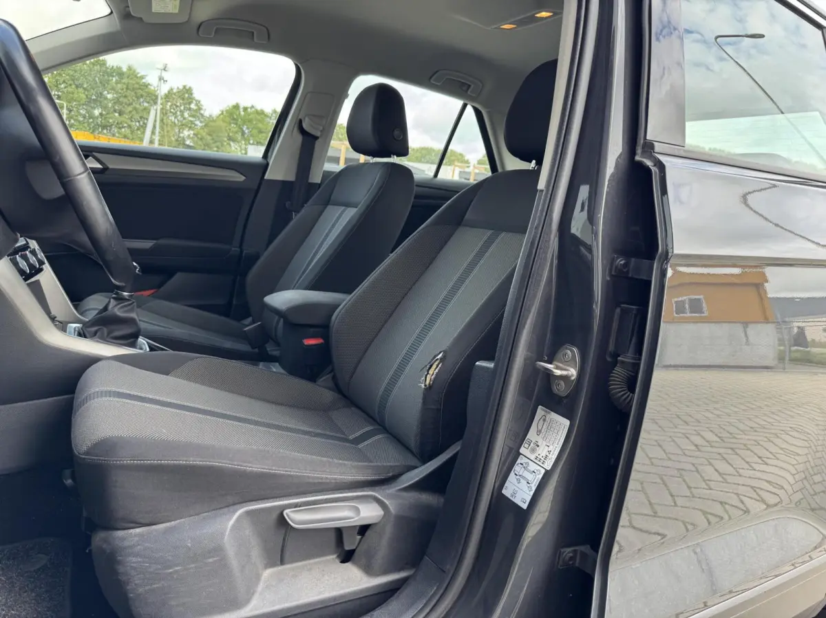 1.0 TSI Style Business | Carplay | IQ Drive | Adaptive cruise | DAB | LED | Sensoren | Trekhaak