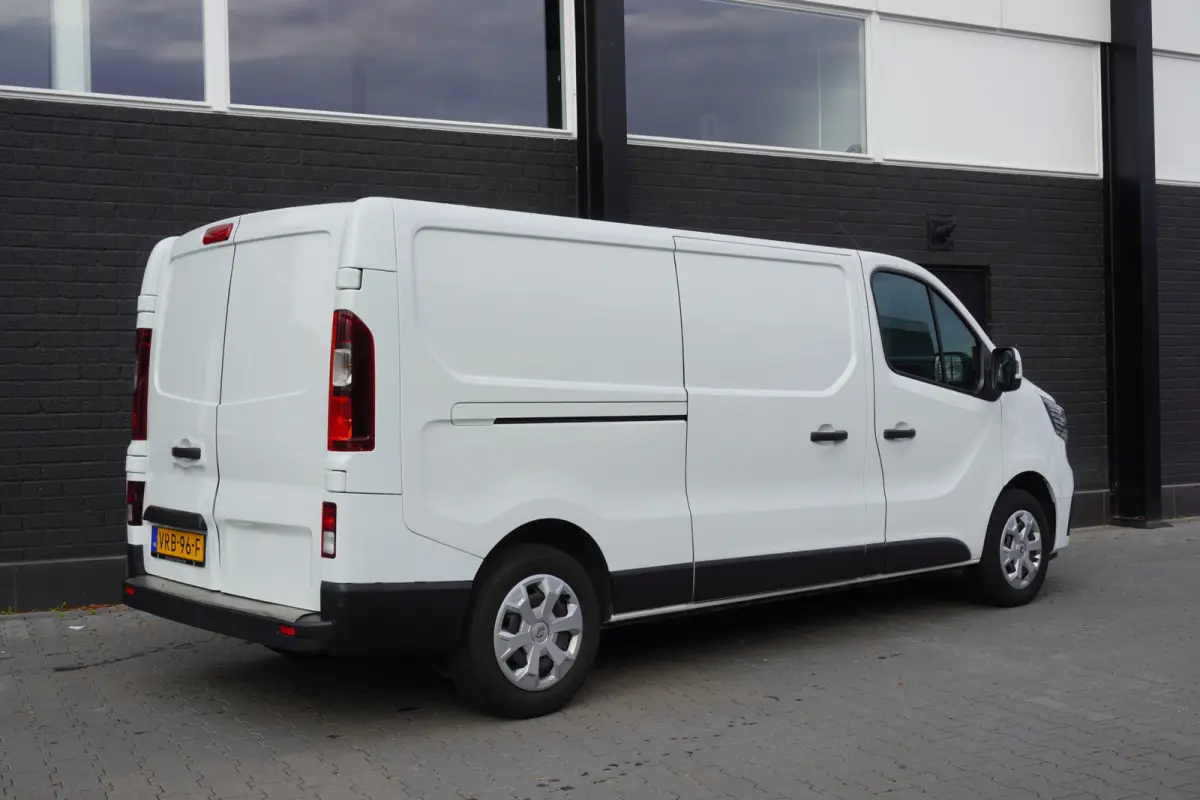 2.0 dCi 110PK L2 EURO 6 - Airco - Navi - Cruise - €16.900,- Excl.