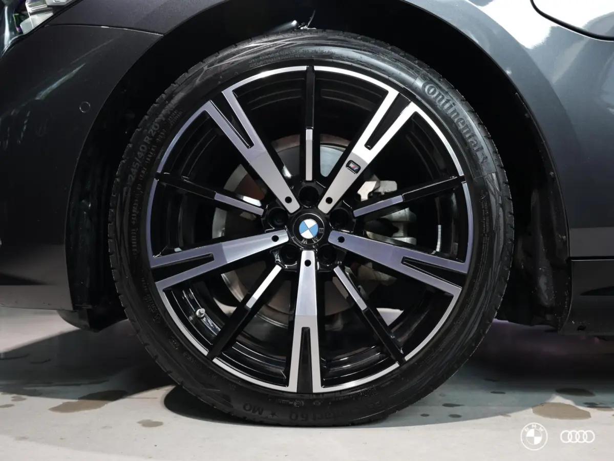 530E M SPORT / PANODAK / MEMORY / HARMANKARDON / LEDER / ACC